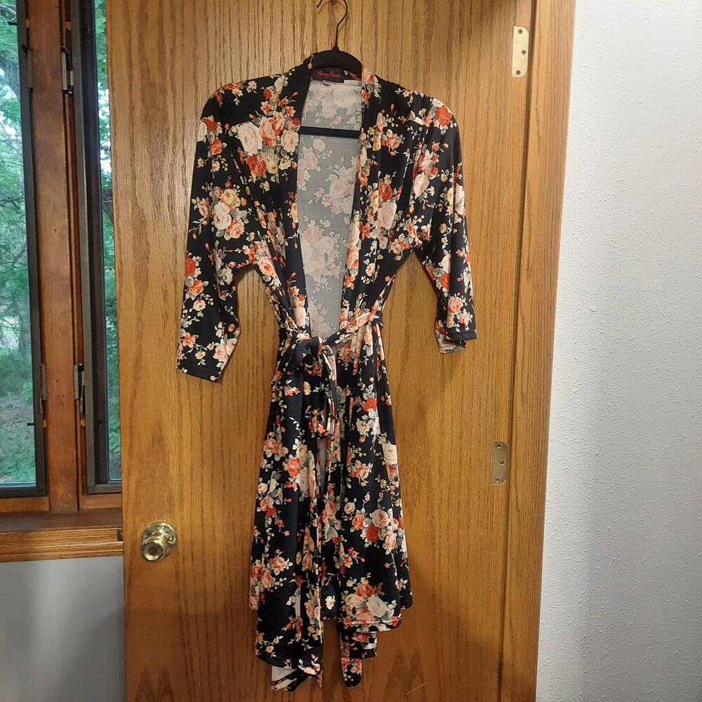 Hanna nikole 18 women's Kimono Robe Lightweight Long Soft Light Bath  Nightgown